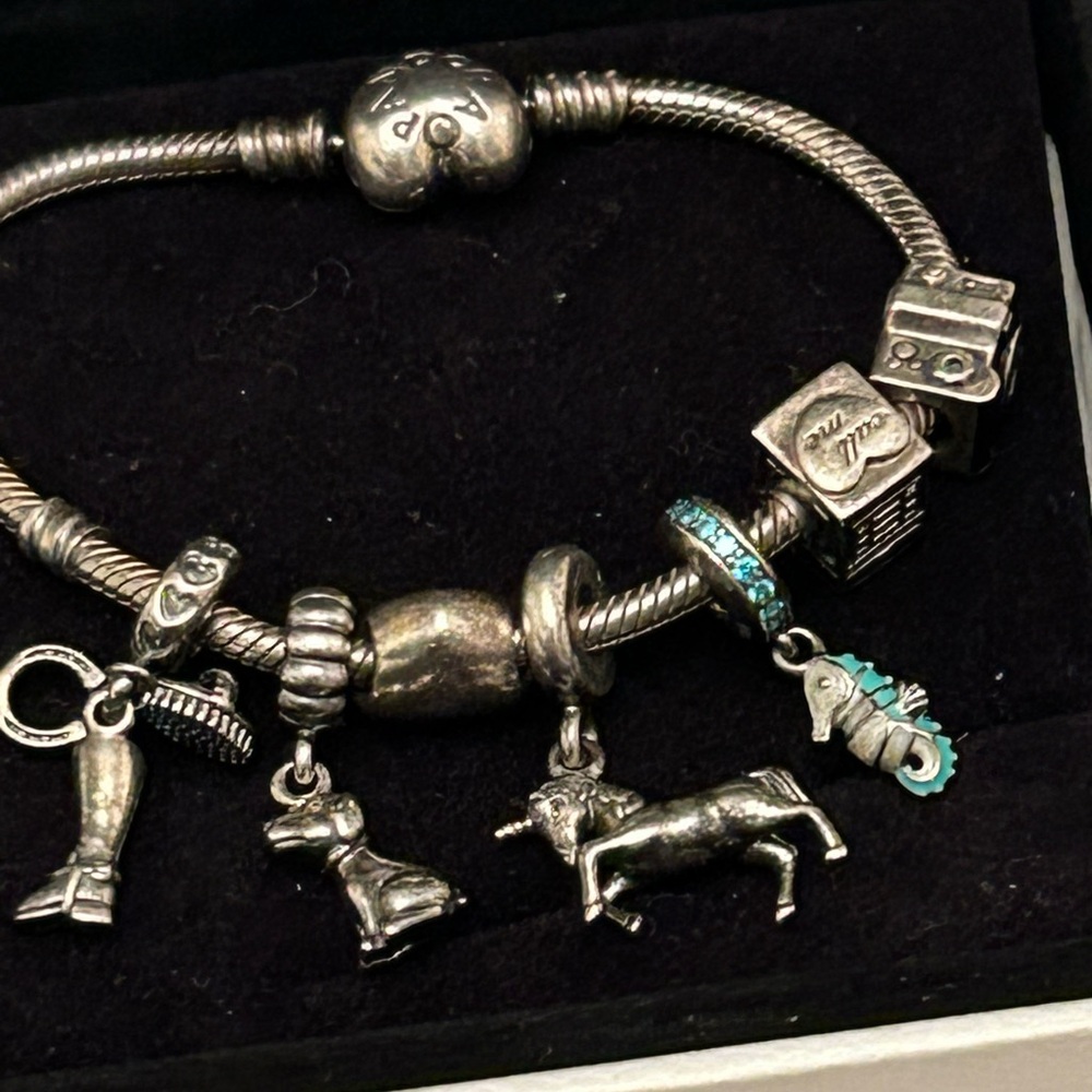 -authentic PANDORA  sterling silver 925  Bracelet &  7 prices  of charm